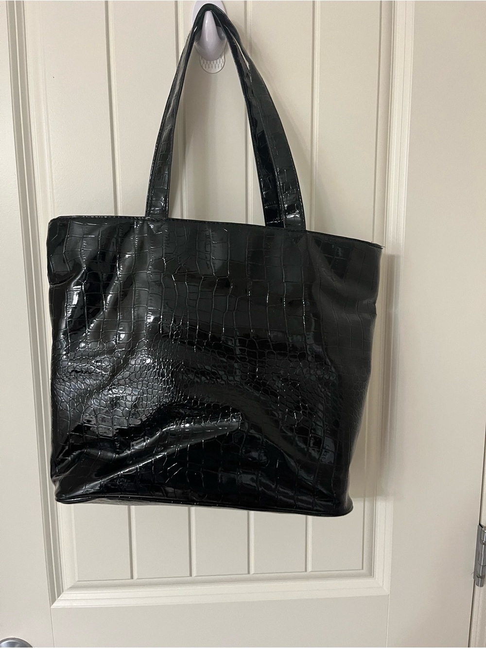 Simon Chang Glossy Black Croc-Embossed Tote with arm strap - Picture 5 of 5